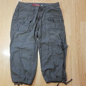 Unionbay Cargo capri pants